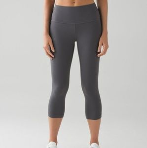 Lululemon Dark Carbon Align Crop size 4